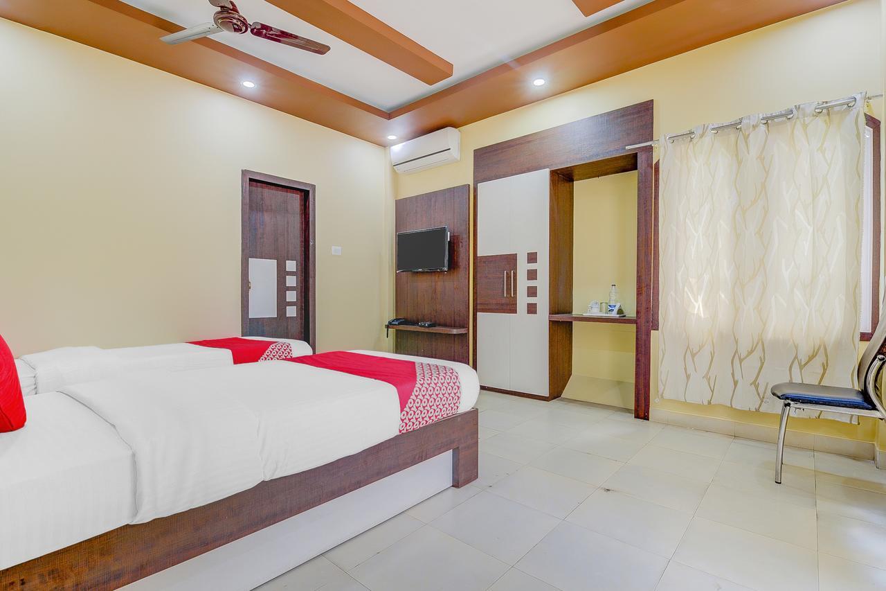 Oyo 13521 Sudhriti Hotel Siliguri Ngoại thất bức ảnh