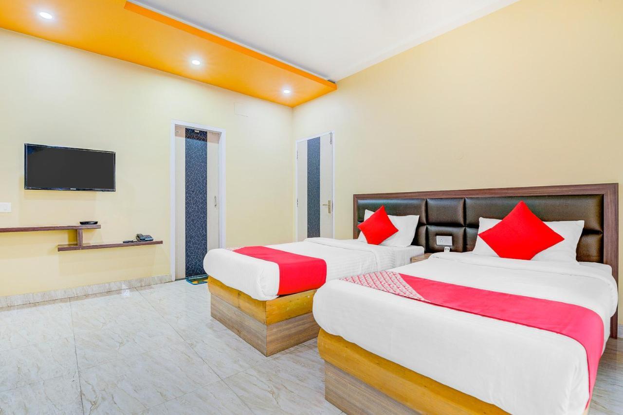 Oyo 13521 Sudhriti Hotel Siliguri Ngoại thất bức ảnh