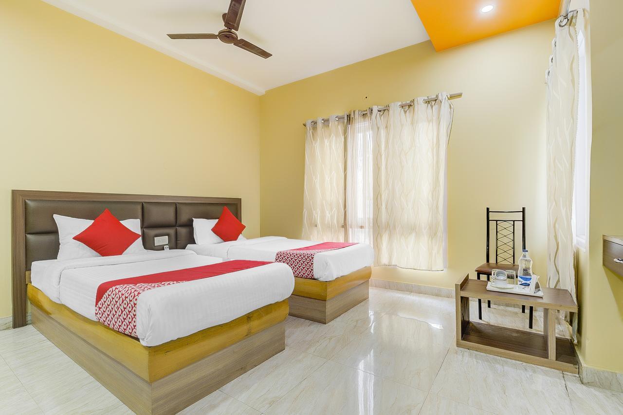 Oyo 13521 Sudhriti Hotel Siliguri Ngoại thất bức ảnh